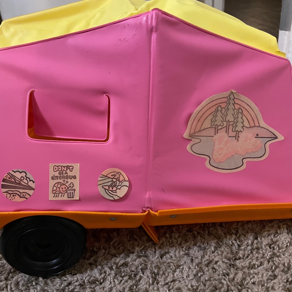 Vintage Barbie pop-up Camper 1972